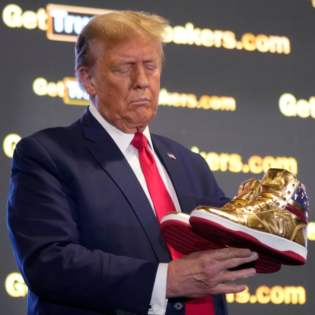 Trump lancia le sue sneakers