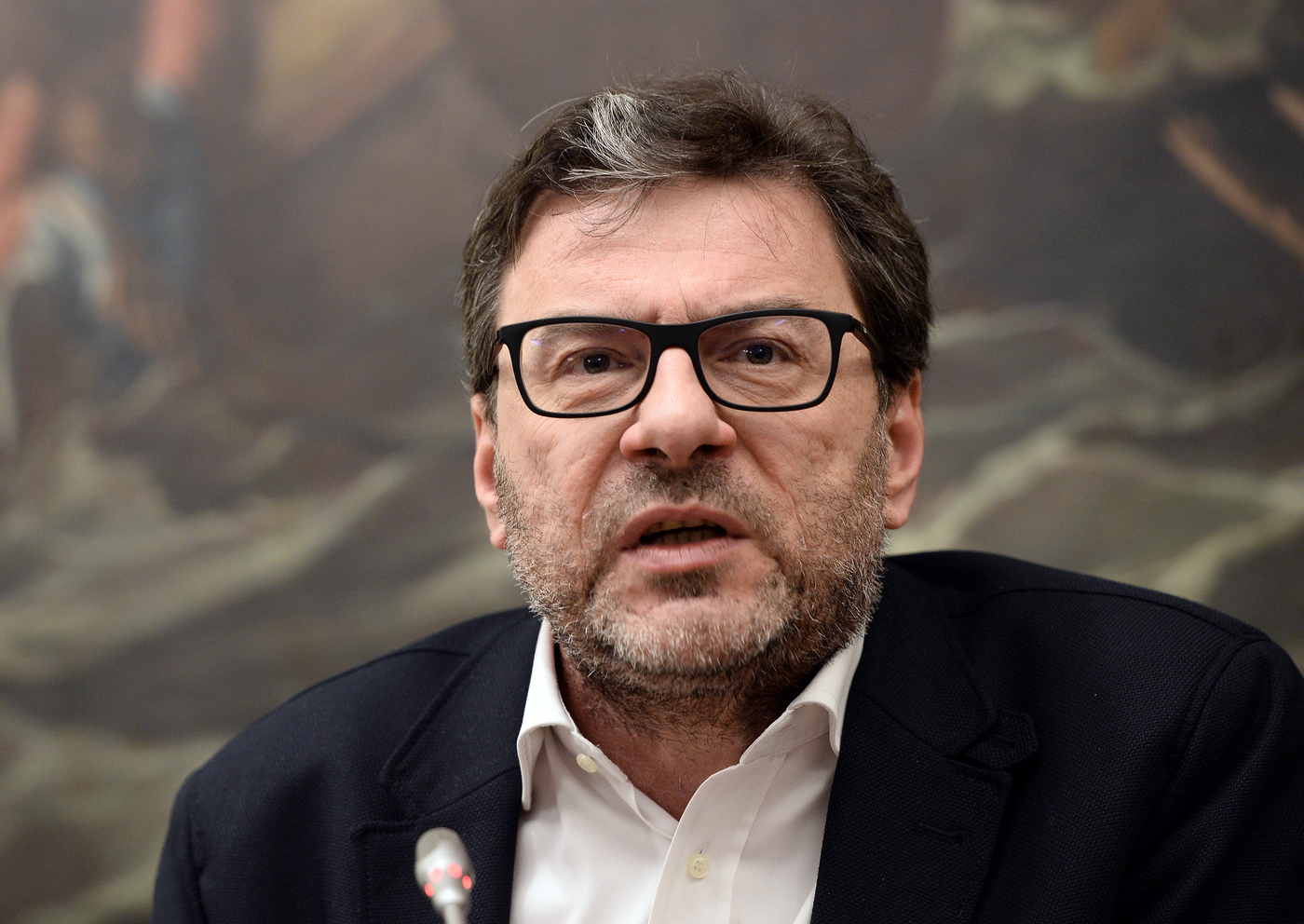 Irpef e rottamazione, Giorgetti mette i freni: «Conti pubblici sotto pressione»