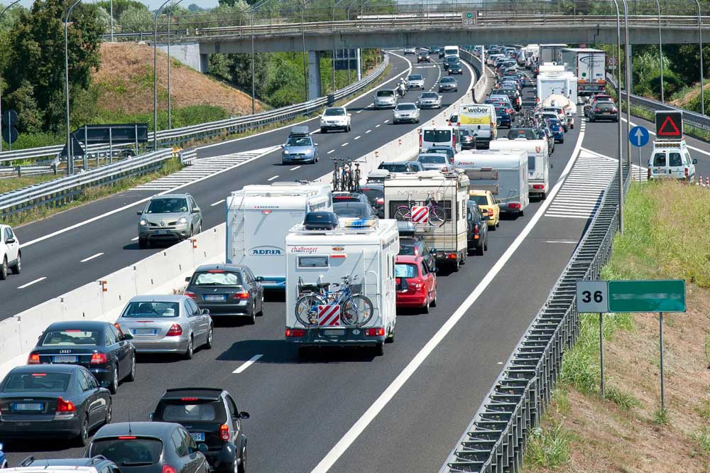Autostrade, verso rimborsi per ritardi da cantieri: il piano dell’Autorità dei trasporti