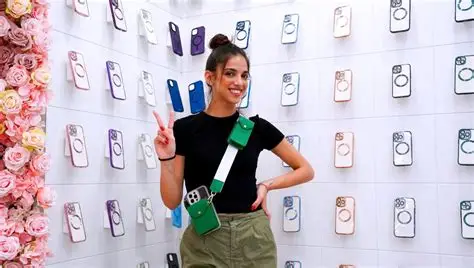 New Martina, l’impero delle cover: ricavi triplicati in un anno ed ecco quanto frutta la sua società in utile