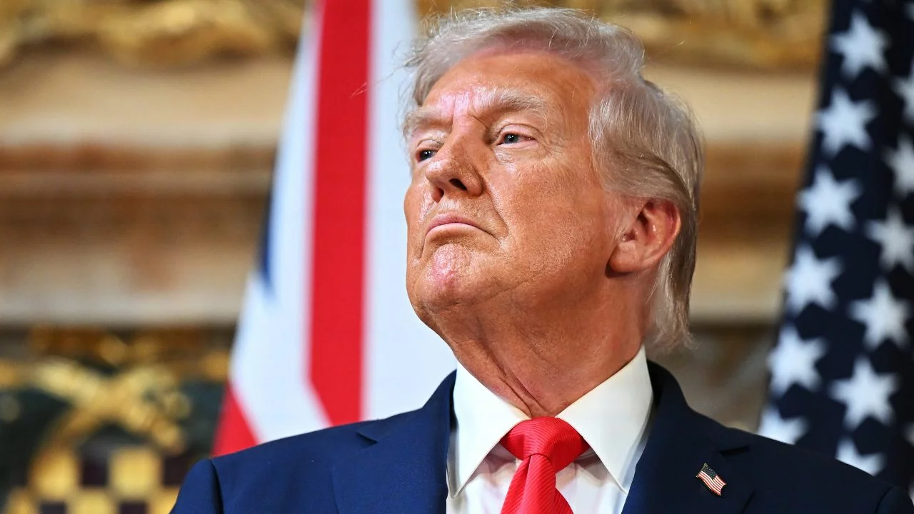 Groenlandia, l’annuncio di Trump sulla nave ospedale mostra evidenti contraddizioni: Ecco Cosa non torna