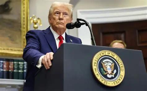 Petrolio, scommesse sospette prima del post di Trump: 580 milioni di dollari muovono il mercato nel caos dei negoziati con l’Iran