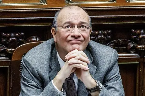 Il Governo ha vietato l’educazione sessuale alle elementari e limitato a medie e superiori