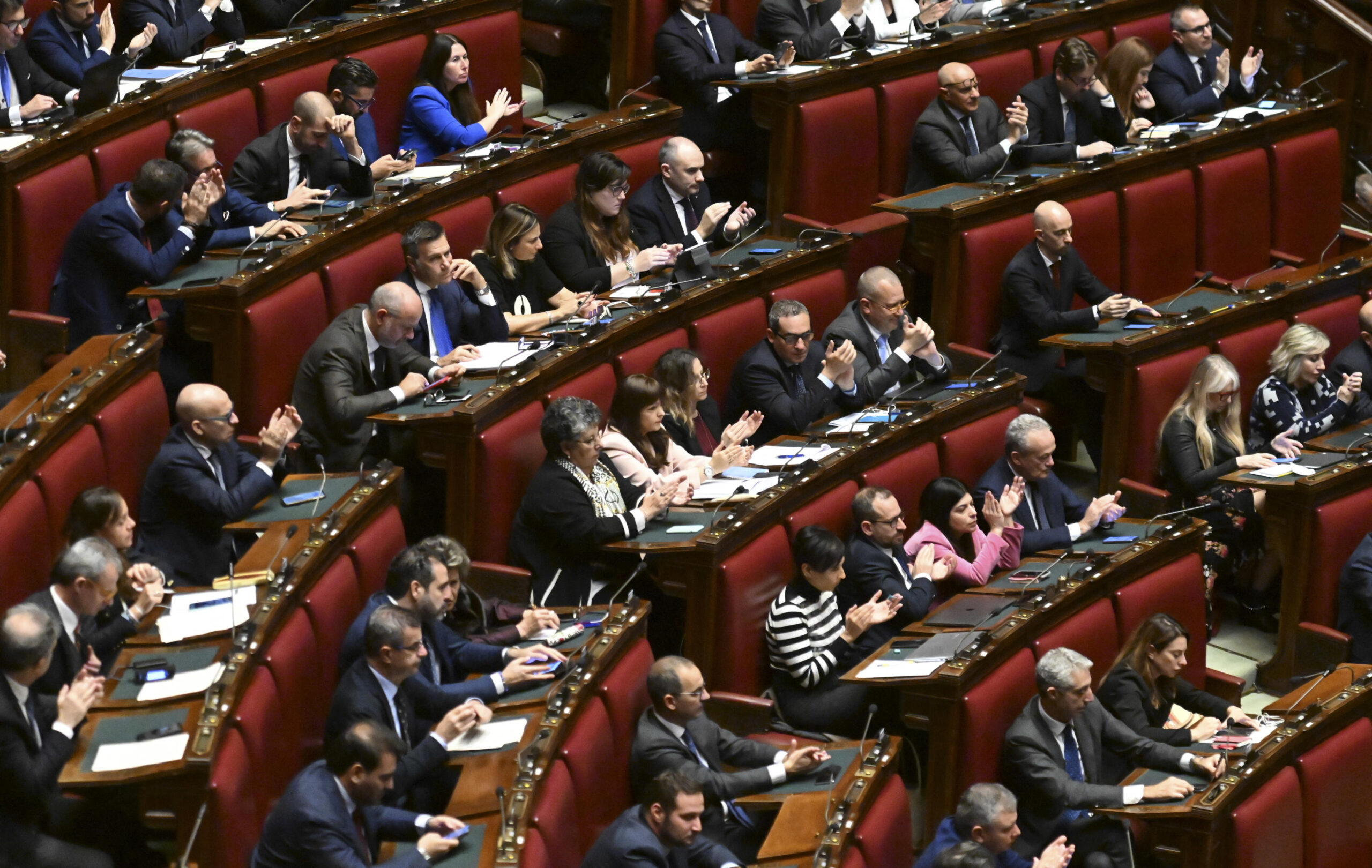 Non è vero che i vitalizi per i parlamentari scatteranno il 14 aprile 2027