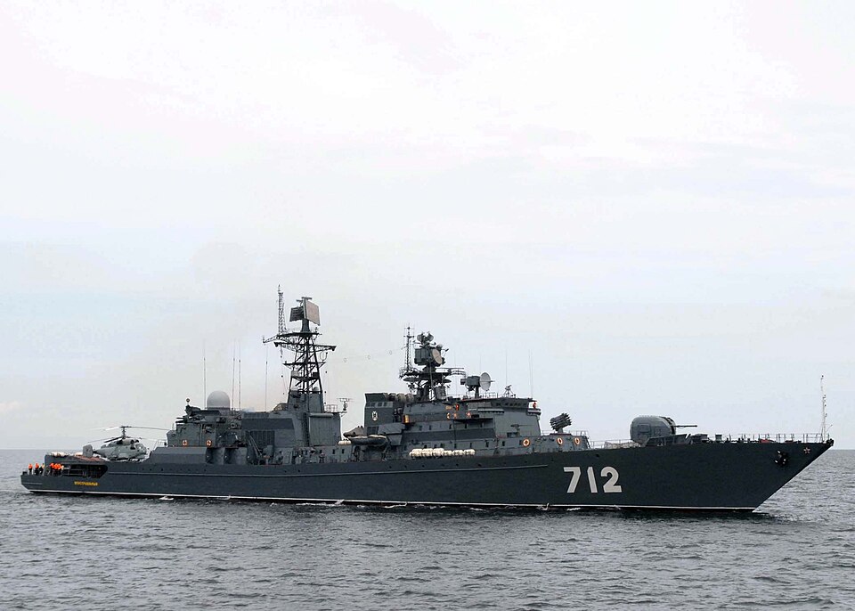 Nave da guerra russa compie un’esercitazione a fuoco al largo del Regno Unito mentre il nuovo primo ministro Burnham ribadisce il sostegno a Kiev