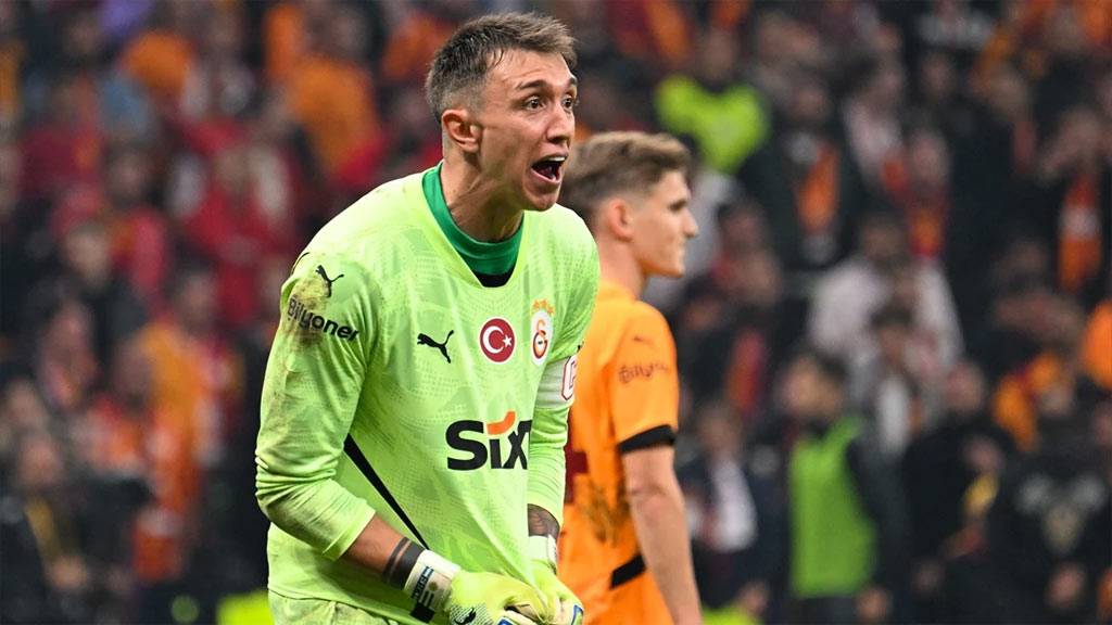 Galatasaray, accuse di calcioscommesse: la vincita sul rigore di Muslera usata per comprare Osimhen