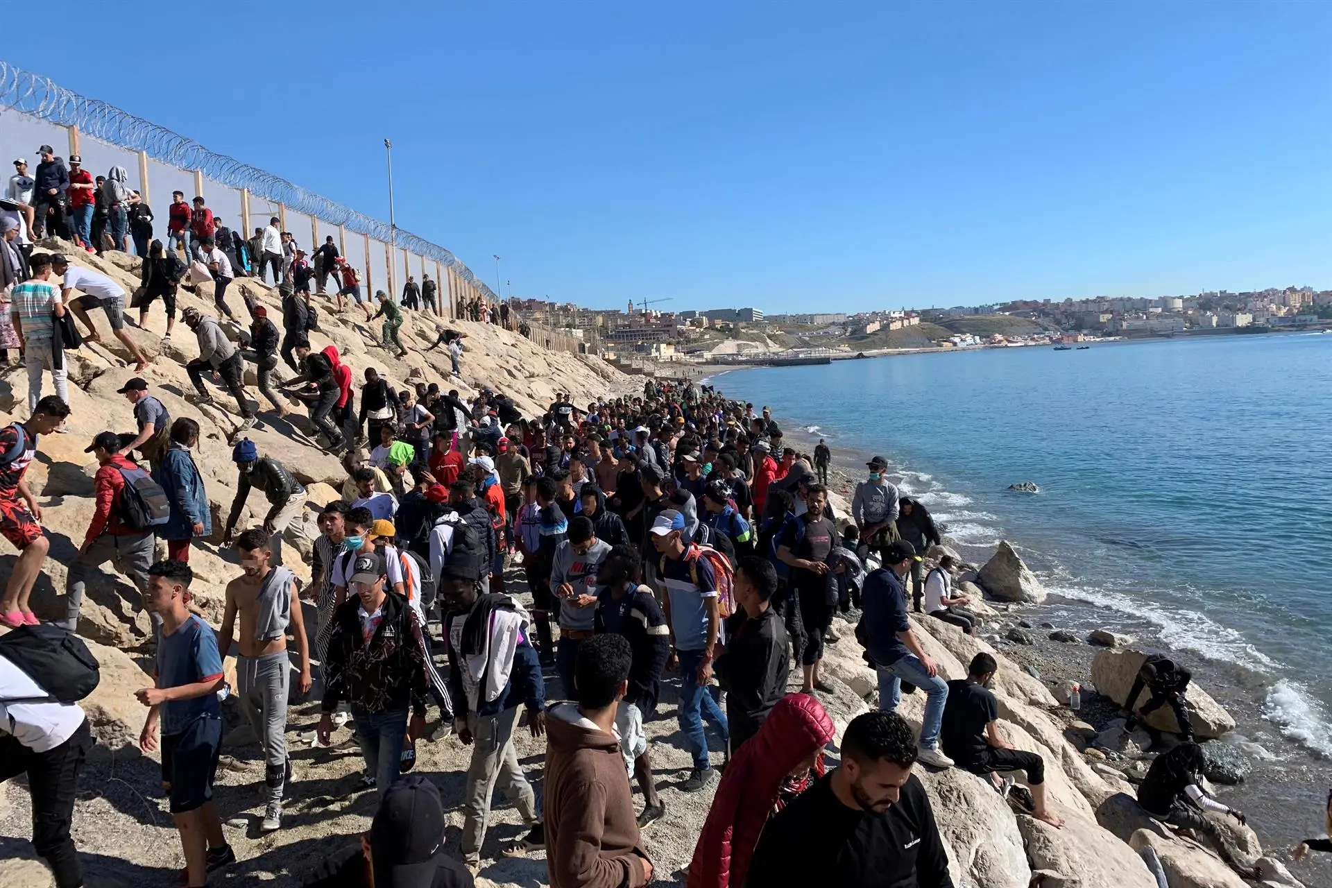 Meta e TikTok collaborano con l’Ue contro la disinformazione sulla crisi migratoria di Ceuta