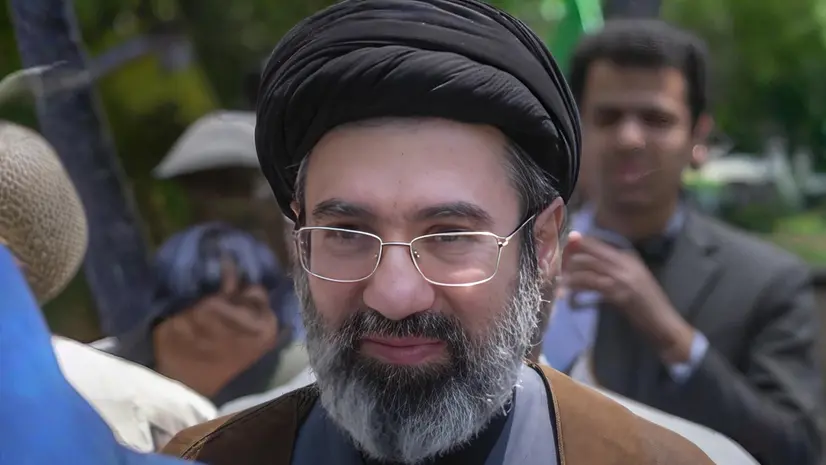 Iran, IranWire: “Mojtaba Khamenei in condizioni critiche, potrebbe morire da un momento all’altro