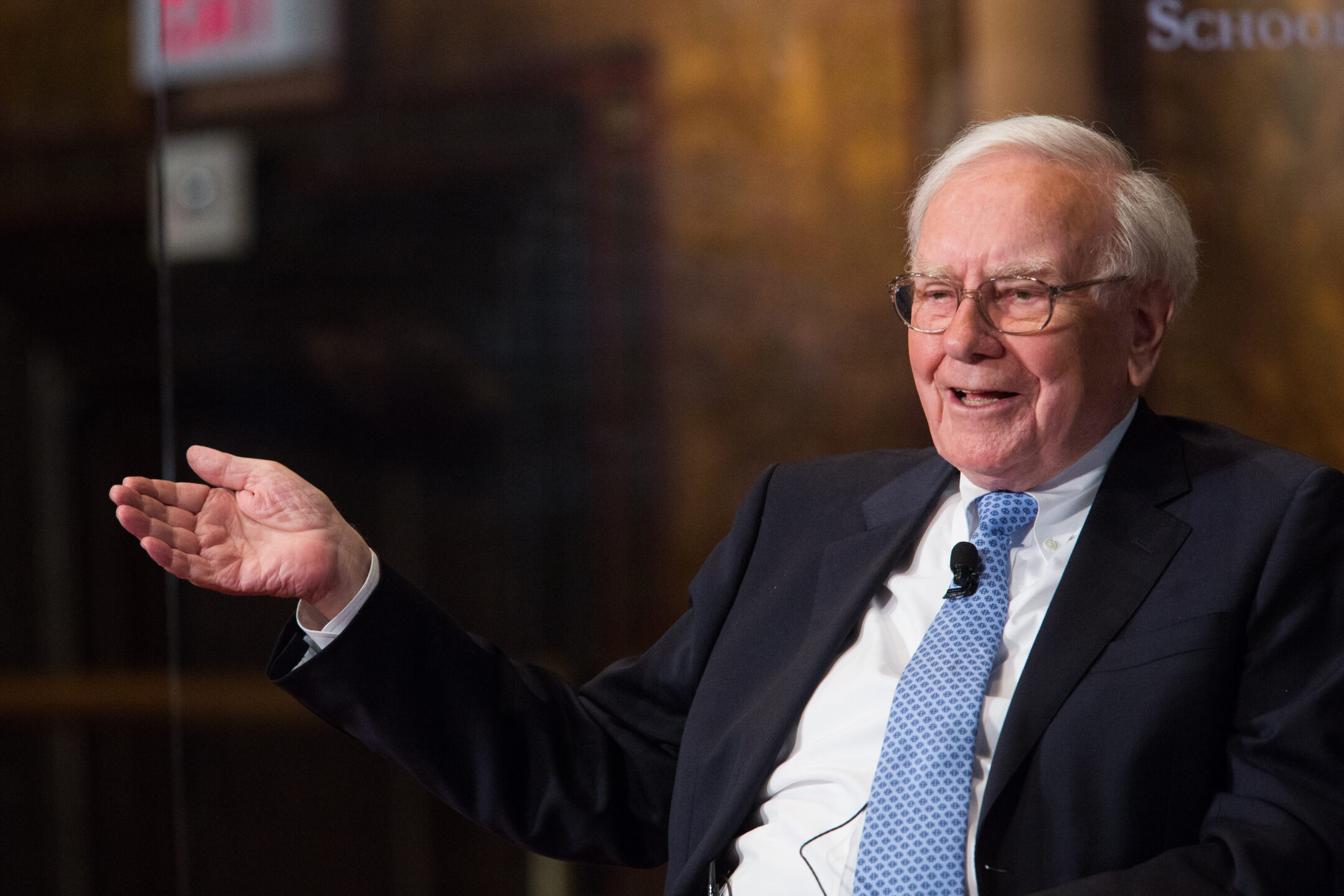 Warren Buffett si dimette da presidente di Berkshire Hathaway: «Padre Tempo vince sempre»