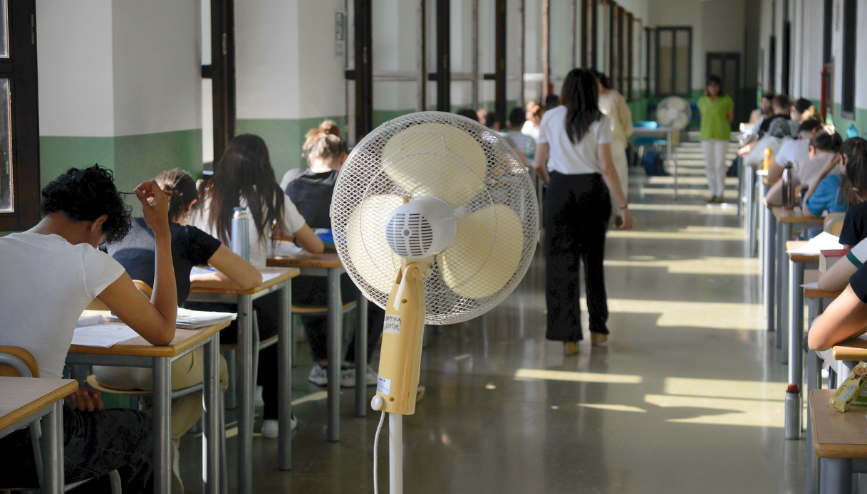 Caldo nelle scuole, la “soluzione” del governo non risolve il problema