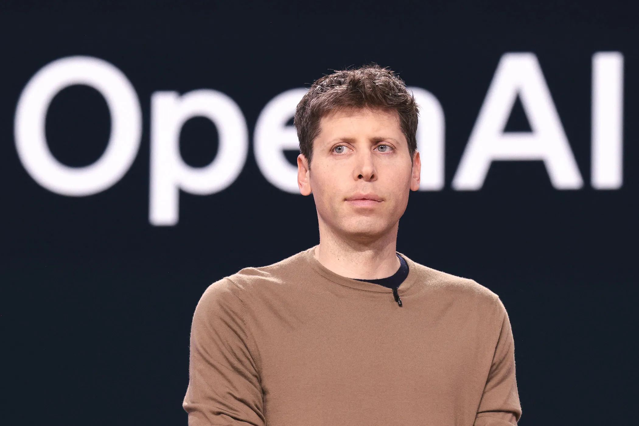 OpenAI annuncia centinaia di scoperte matematiche ottenute dall’IA tra dubbi degli studiosi e necessità di verifiche indipendenti
