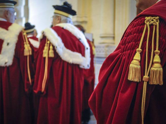Meloni non firma il Dpcm: quasi un miliardo di euro in aumento e arretrati per i magistrati dopo le sentenze del Consiglio di Stato