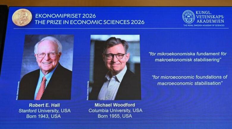 Nobel per l’Economia 2026 a Hall e Woodford per le “basi microeconomiche della stabilizzazione macroeconomica”: che cosa significa, spiegato in modo chiaro